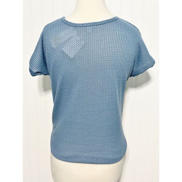 Crown of Hearts Women's Salina Tie Front Button-Down Waffle Knit Top Blue Large - Picture 10 of 11